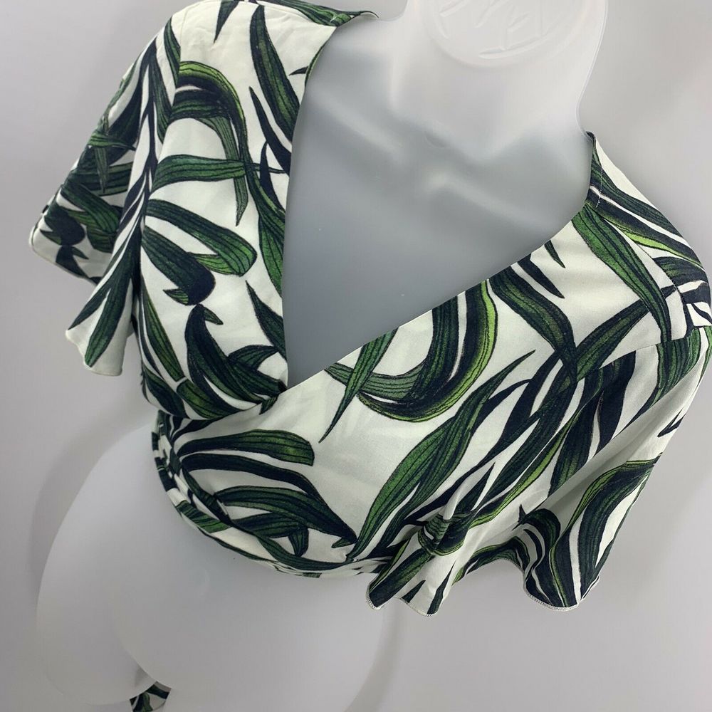 Show Me Your MuMu Palm Leaves Tied Crop Top Size M - Picture 5 of 12